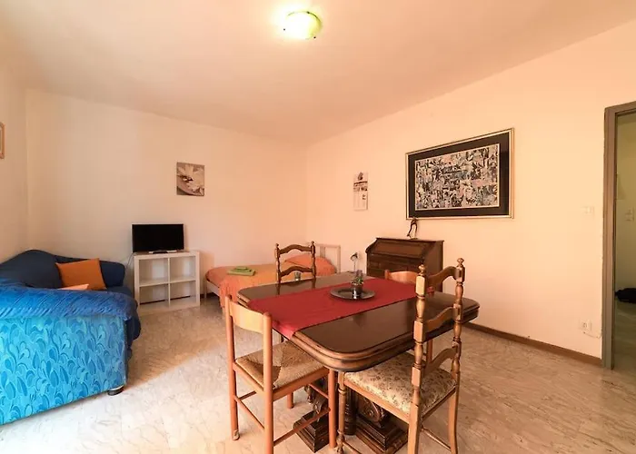 Very Nice Centre Апартаменты